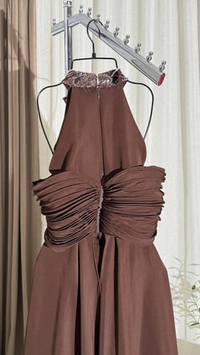 فستان سهره المزين بالتطريز خرز وشك وتطريز يدوي