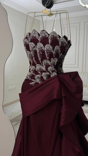 فستان سهره كلفه مزين بالتطريز خرز ولول تنوره باربي...