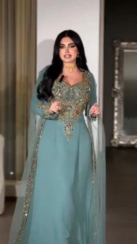 جلابيه فخمه باربي وتل المزينه بالتطريز اليدوي