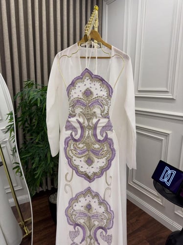 جلابيه قطعتين المزينه بتطريز كمبيوتر