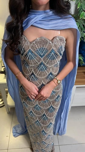 فستان سهره تل المزين بالتطريز خرز شال كرنكر