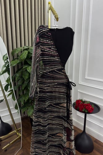 فستان باربي المزين بشال خرز قصه انيقه