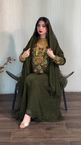 جلابيه باربي وشيفون جورجيت وتل المزينه بالتطريز ال...