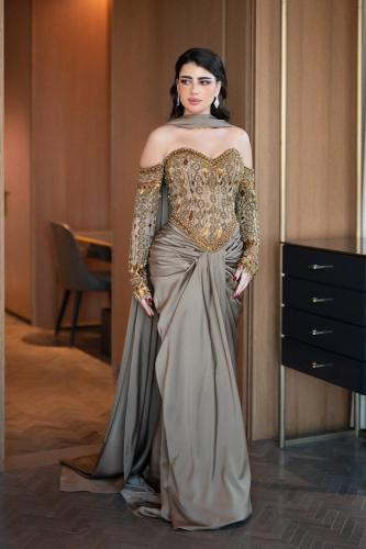 فستان سهره فخم المزين بالتطريز اليدوي والكسرات