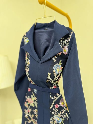 فستان قصير باربي المزين بالشك