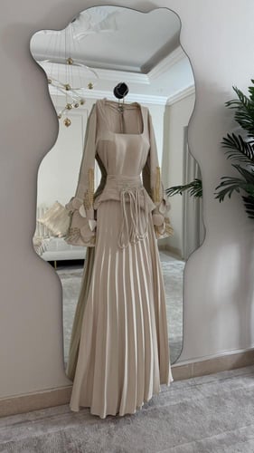 فستان باربي المزين بالتطريز اليدوي كسرات بوليسيه