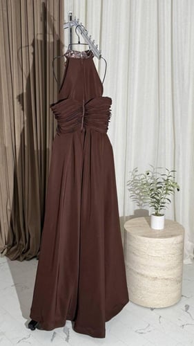 فستان سهره المزين بالتطريز خرز وشك وتطريز يدوي