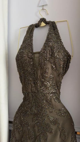 فستان سهره فخم وانيق دانتيل المزين بالتطريز