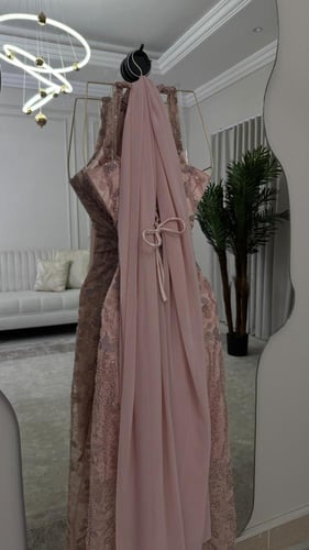 فستان سهره دانتيل المزين بالتطريز خرز