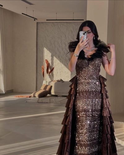 فستان سهر فخم المزين بطبقات الشانتون الا