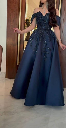 فستان سهره ميكادو المزين بالتطريز اليدوي