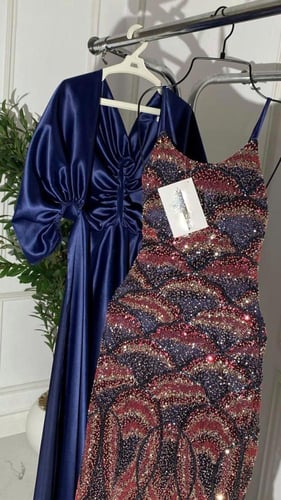 فستان سهره شك وتفته المزين بالكسرات