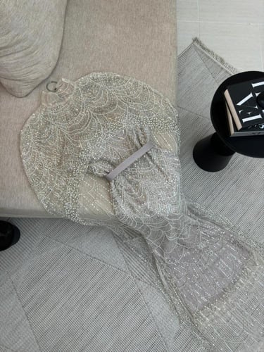 فستان سهره تل المزين بالخرز واللول بشمل كثيف