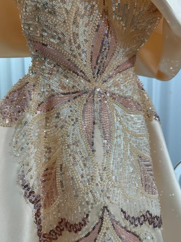 فستان سهره ميكادو المزين بالتطريز خرز