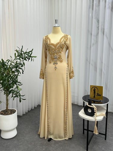 جلابيه شيفون جورجيت وتل المزينه بالتطريز اليدوي عل...