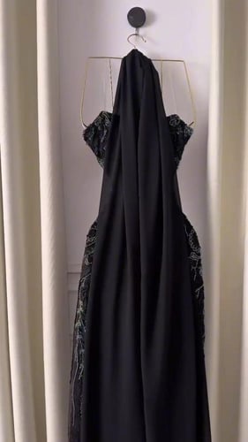 فستان سهره فخم المزين بالتطريز