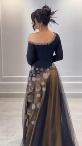 فستان باربي المزين بالتطريز اليدوي