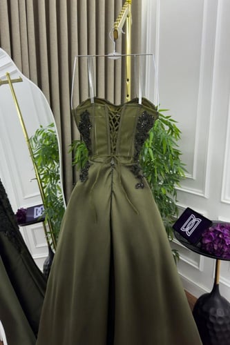 فستان ميكادو المزين بالكلفه المطرزه