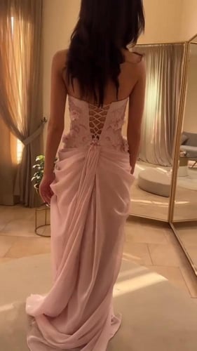 فستان شيفون جورجيت المزين بالتطريز والورود مزين با...