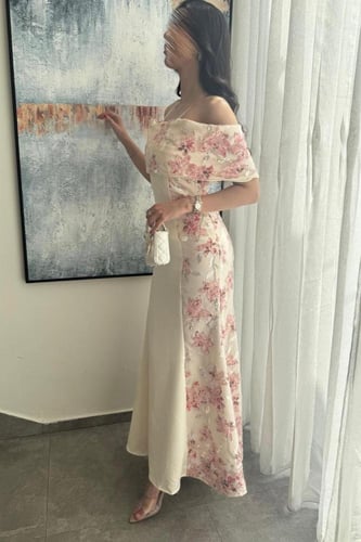 فستان باربي المزين بالتطريز ورود