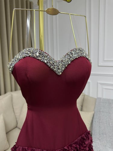 فستان سهره صدر باربي المزين بالتطريز اليدوي وقماش...