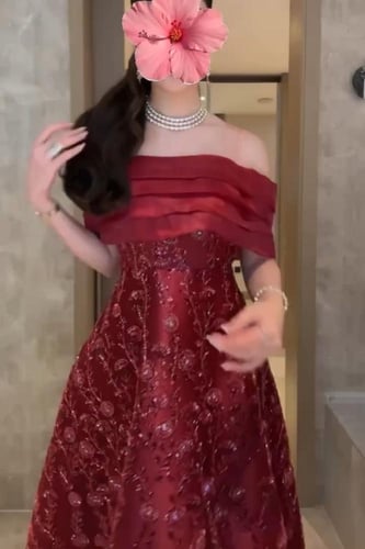 فستان سهره فخم المزين بالتطريز