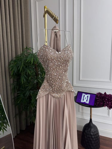 فستان سهره صدر كلفه مطرزه وشيفون جورجيت المزين بال...