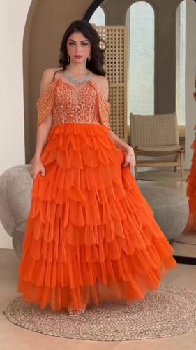 فستان سهره تل المزين بالطبقات كسرات بوليسيا مزين ا...