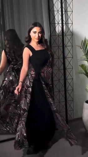 فستان باربي المزين بشال خرز قصه انيقه