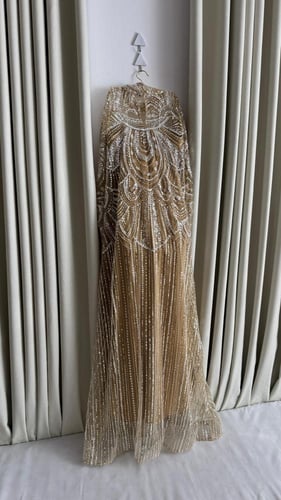 فستان سهره تل المزين بالتطريز الفخم وفستان داخلي ل...