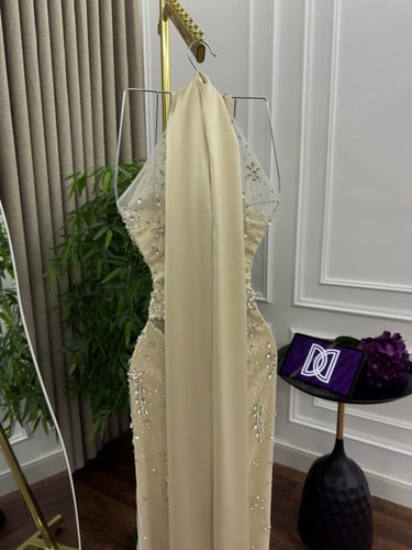 فستان سهره تل وتفته مزين بالتطريز اليدوي الفخم بشك...