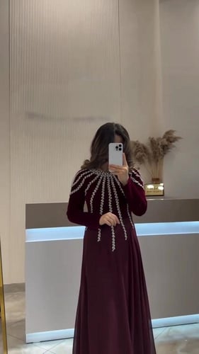 فستان سهره مخمل وشيفون جورجيت المزين بالتطريز فصوص...