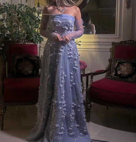 فستان سهره تل المزين بالتطريز اليدوي والورود البار...