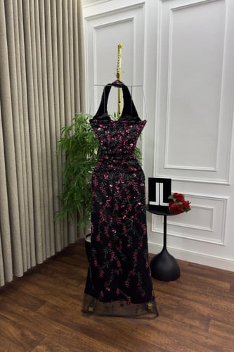 فستان سهره كلفه مزينه بالتطريز