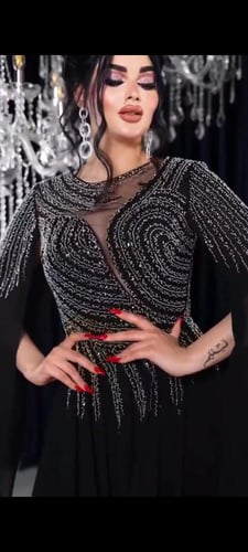 فستان شيفون جورجيت المزين بالتطريز اليدوي على القم...