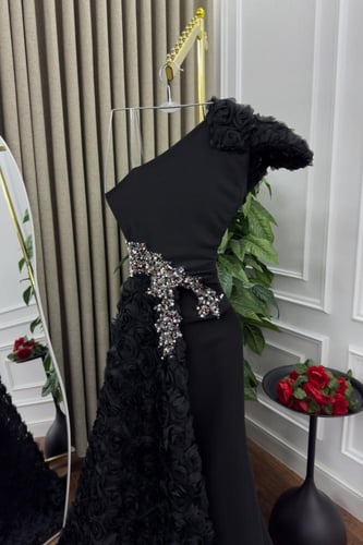فستان سهره اسود باربي وكلفه ورود المزين بالتطريز ا...