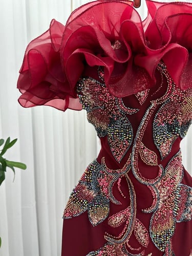 فستان سهره لبانه مع جازار المزين بالتطريز اليدوي