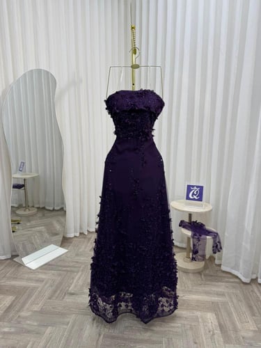 فستان سهره كلفه مزينه بالورود والتطريز والترتر