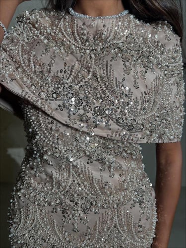 فستان سهره فخم المزين بالتطريز