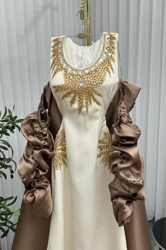 فستان باربي المزين بالتطريز اليدوي الانيق ذيل ميكا...