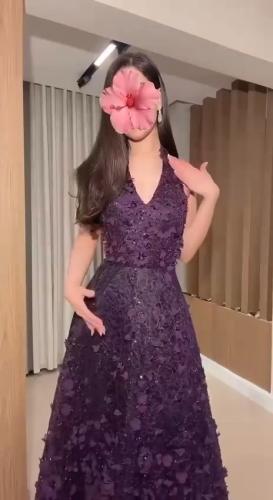 فستان سهره تل وخرز المزين بالورود البارزه