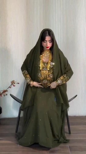 جلابيه باربي وشيفون جورجيت وتل المزينه بالتطريز ال...