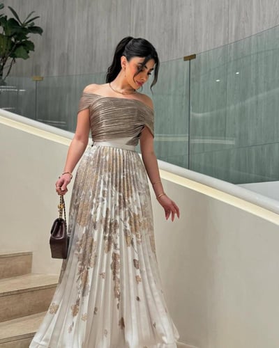 فستان مشجر المزين بالكسرات