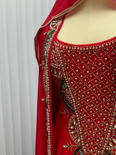 جلابيه سهره المزينه بالتطريز اليدوي الفخم بشكل اني...