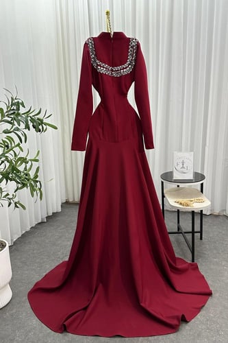 فستان سهره باربي المزين بالتطريز