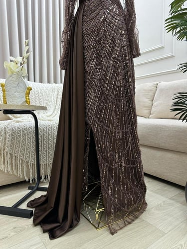 فستان سهره تل مزين بالخرز وميكادو مزين بالفينكاء