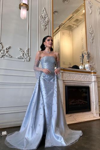 Mechado dress decorated with perfect hand embroidery