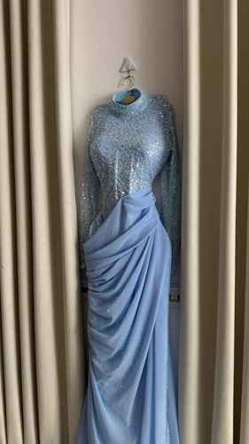 فستان سهره دانتيل وتل المزين بالتطريز خرز وشيفون ج...