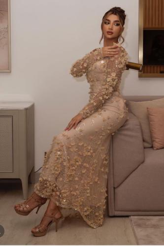 فستان سهره تل المزين بالورود البارزه المطرزه