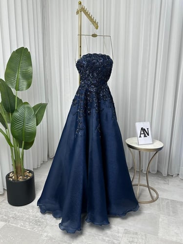 فستان سهره جازار دبل كلوش المزين بالكلفه المطرزه ي...